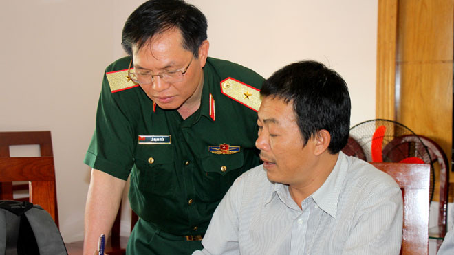 Thiếu tướng Lê Mạnh Tiến, Phó Chánh văn phòng Ủy ban Quốc gia Tìm kiếm cứu nạn, Cục phó Cục cứu hộ cứu nạn Bộ Tổng tham mưu QĐND VN. Ảnh: Đ.Thanh.