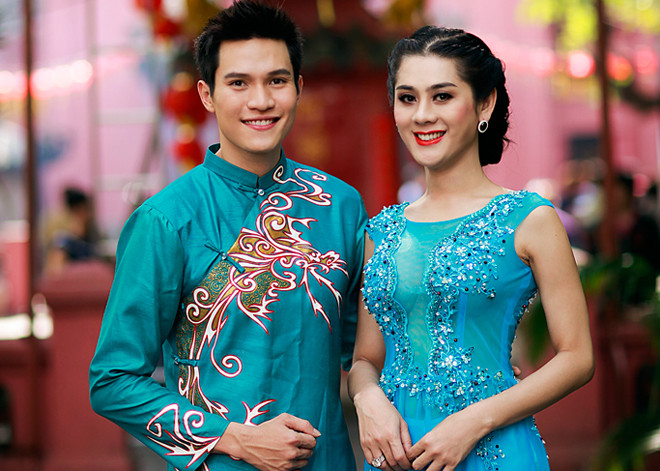 Lâm Chi Khanh đẹp dịu dàng với áo dài