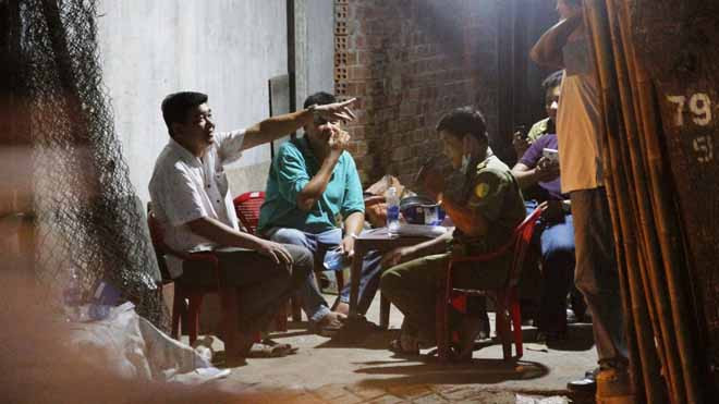 Lực lượng chức năng điều tra vụ việc.