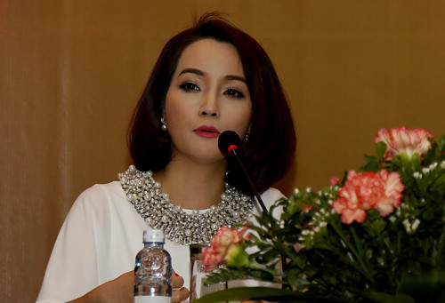 Mai Thu Huyền trong buổi ra mắt phim "Những ngọn nến trong đêm" phần hai.