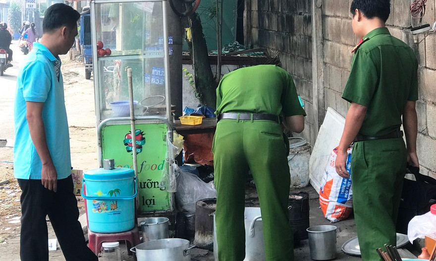 Hiện trường nồi bún riêu bị bà Điệp bỏ thuốc chuột.