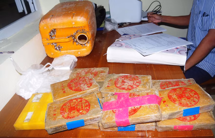 Số lượng lớn heroin được phát hiện dọc bờ biển Quảng Nam