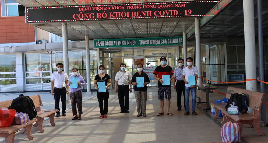 Bệnh nhân COVID-19 khỏi bệnh xuất viện