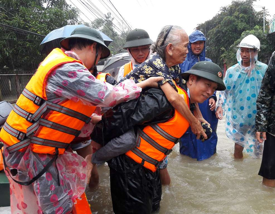 Quảng Nam sơ tán hơn 1.800 hộ dân ở vùng ngập sâu 
