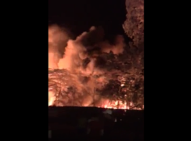 'Bà hỏa' ghé thăm nửa đêm, kho gỗ thành phẩm 1.500m2 bị thiêu rụi