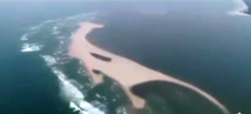 Giới khoa học tìm giải pháp xử lý cồn cát 15 ha trồi lên biển Cửa Đại