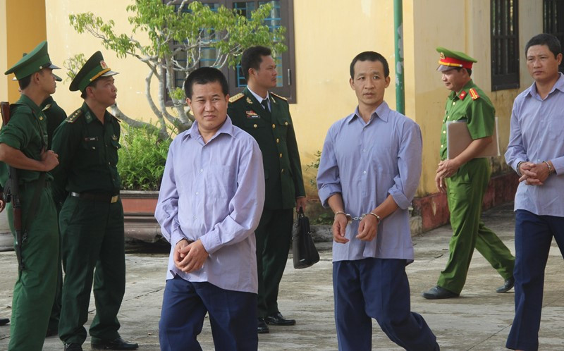 Dẫn giải các bị cáo sau phiên tòa