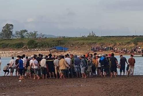 Hiện trường vụ lật thuyền trên sông Vu Gia