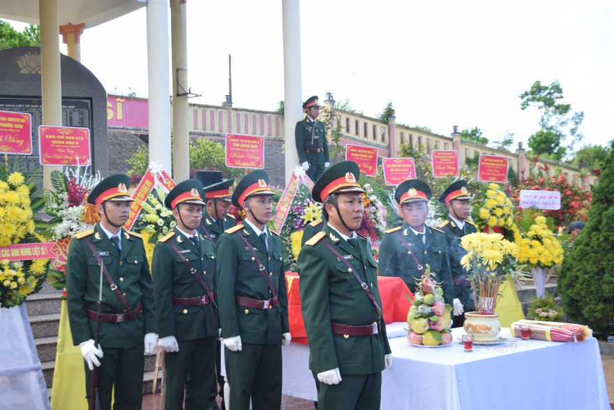 Lễ truy điệu và an táng 17 liệt sỹ 
