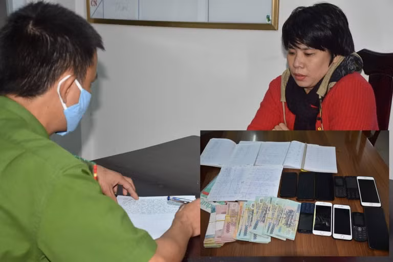 Phạm Thị Hồng Hà (áo đỏ) cùng tang vật (ảnh nhỏ). Ảnh M.T