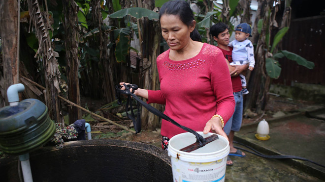 Bà Liên bên giếng nước bốc khói