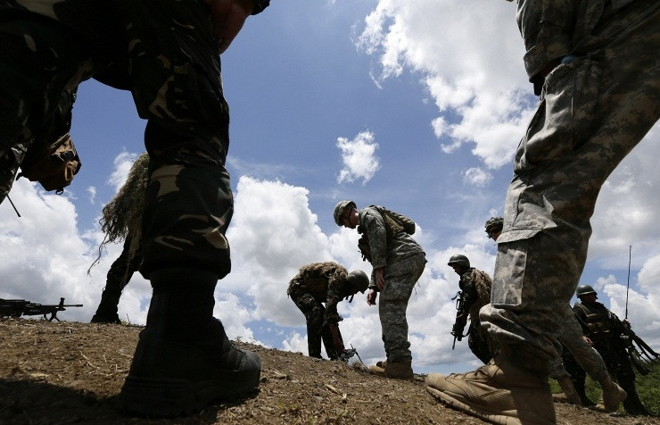 Binh sĩ Mỹ tới Ukraine tập trận lúc ‘nước sôi lửa bỏng’