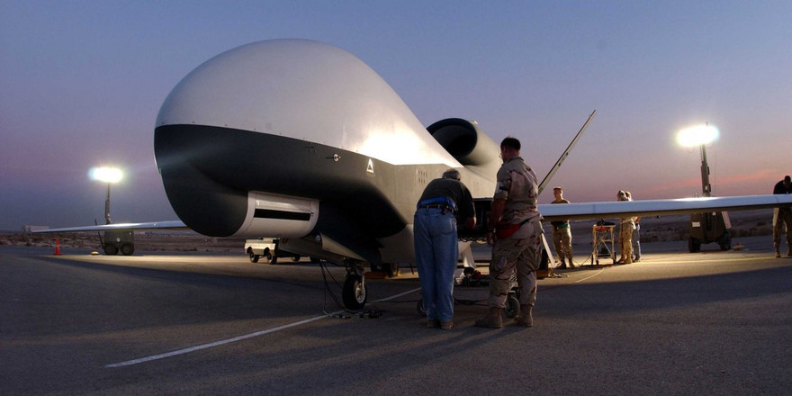 Máy bay không người lái Global Hawk có thể bay lâu hơn U-2
