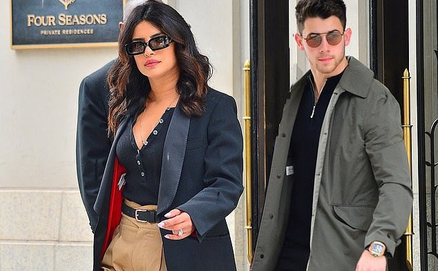 Hoa hậu Priyanka Chopra đẹp cá tính như một Fashionista trên phố