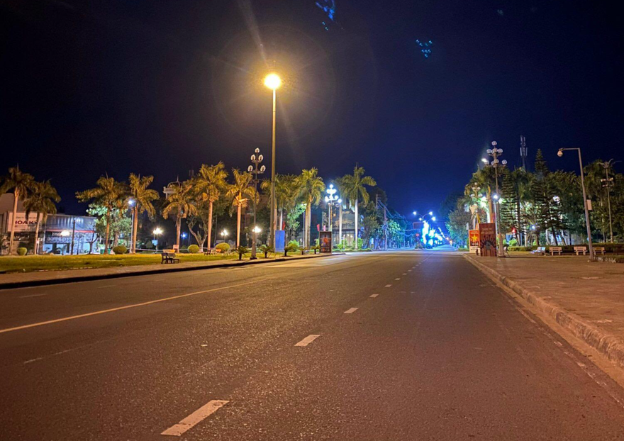 Người dân toàn tỉnh không ra khỏi nhà từ 21h ngày hôm trước đến 4h ngày hôm sau.