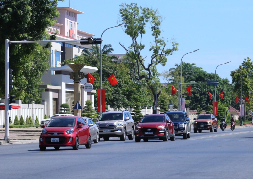 Cách ly xã hội toàn thành phố Vinh, người dân vẫn đủ lý do ra đường