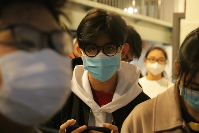 Hàng loạt trường đại học tiếp tục cho sinh viên nghỉ để chống dịch corona