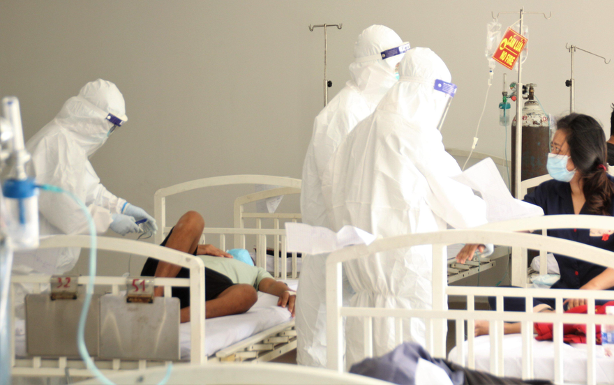 Vĩnh Long: 12 người làm hậu cần ở khu cách ly dương tính SARS- CoV-2