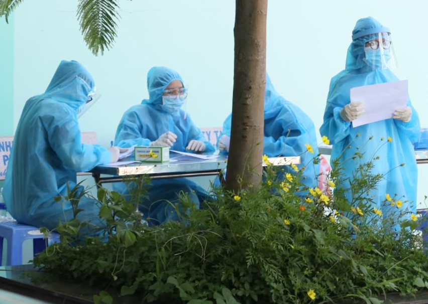 CẬP NHẬT DỊCH NGÀY 15/7: Cách ly tài xế, phụ xe do vi phạm quy định phòng dịch khi đến Huế