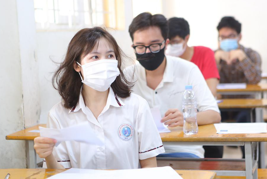 Kỳ thi năm nay, giáo viên, thí sinh nhận định, đề thi cơ bản, giảm độ khó. Ảnh: Như Ý