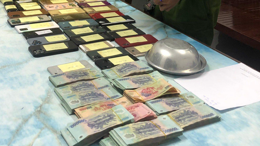 Tang vật vụ án. 