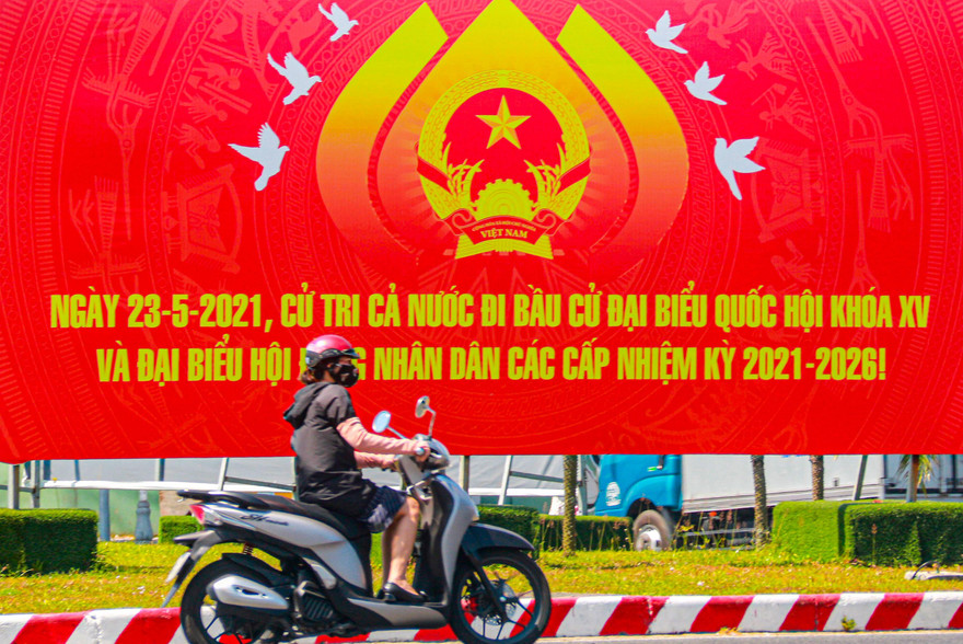 Một pano tuyên truyền bầu cử trên đường phố Đà Nẵng. Ảnh: Nguyễn Thành