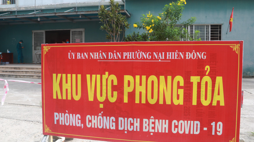 Chung cư 12T3 phường Nại Hiên Đông được áp dụng biện pháp cách ly y tế, phong toả để phòng chống dịch COVID-19. 