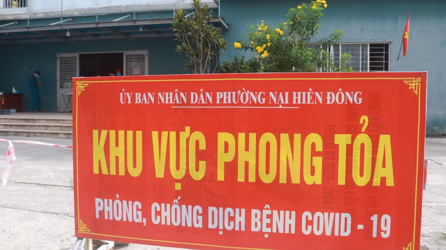 Chung cư 12T3 phường Nại Hiên Đông được áp dụng biện pháp cách ly y tế, phong toả để phòng chống dịch COVID-19. 