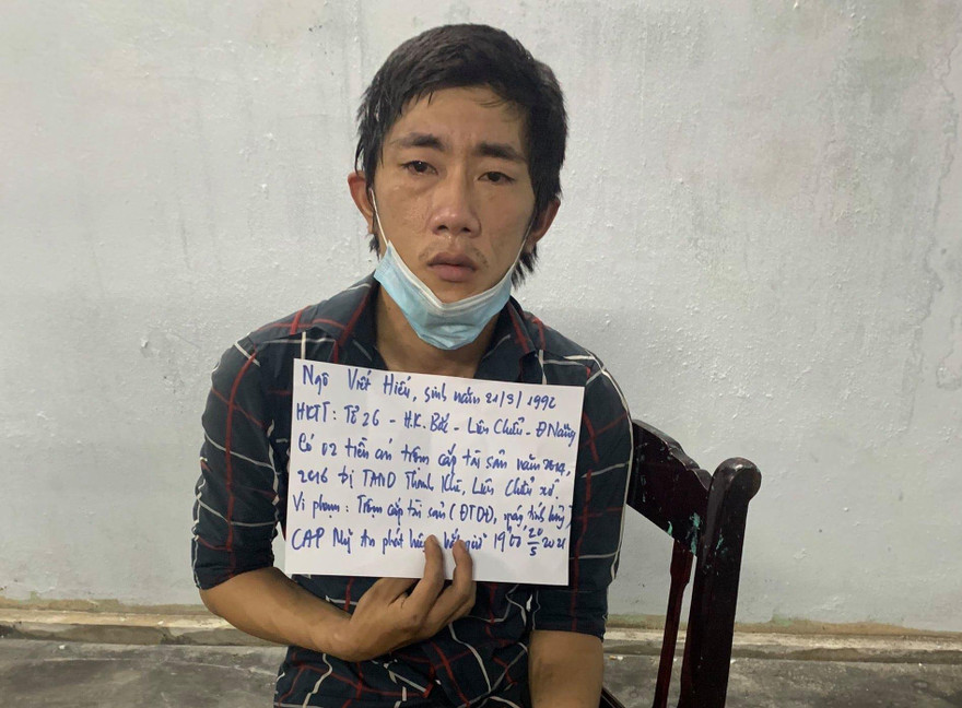 Đối tượng Ngô Văn Hiếu tại cơ quan công an. 