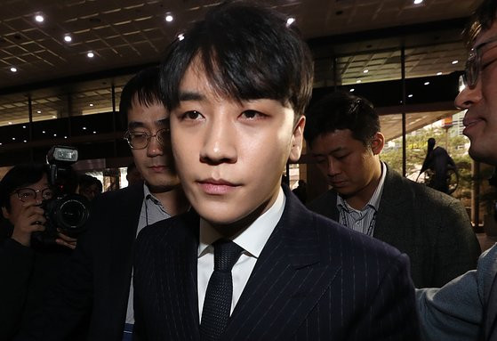 Seungri chính thức bị buộc tội môi giới mại dâm và biển thủ công quỹ