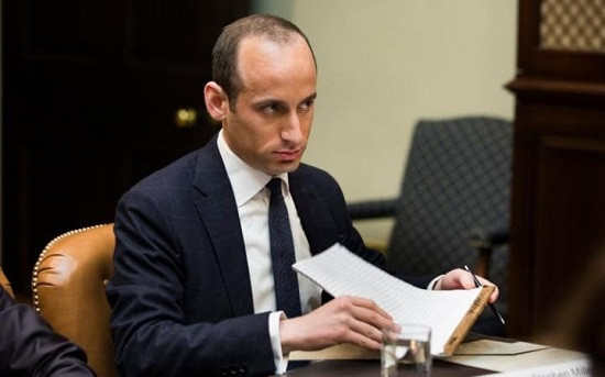 Cố vấn chính sách cấp cao của Nhà Trắng Stephen Miller. Ảnh: AP