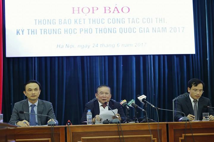 Thứ trưởng Bùi Văn Ga phát biểu tại buổi họp báo. ẢNH Như Ý