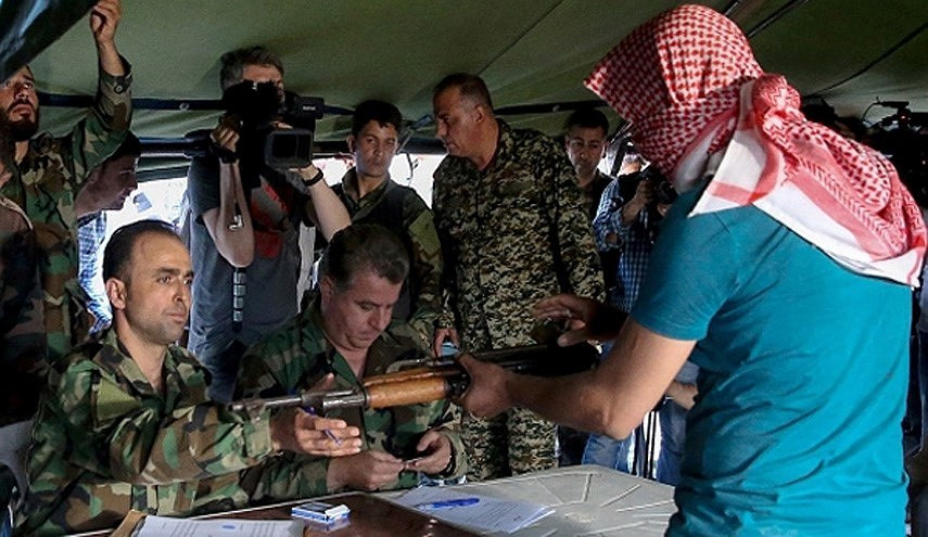 THẾ GIỚI 24H: Hàng trăm tay súng nổi dậy Syria giao nộp vũ khí