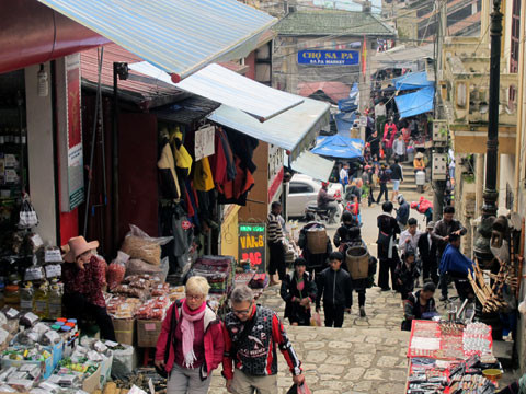 Một góc chợ Sa Pa (LÀo Cai). Ảnh: IE