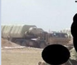 Hình ảnh được cho là hệ thống phòng không S-400 tại một khu quân sự Algeria.