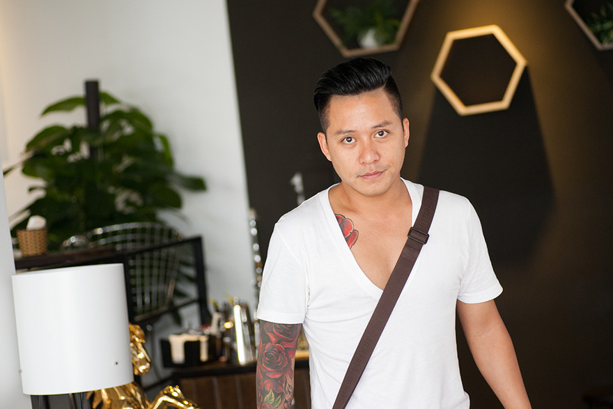 Tuấn Hưng tất bật chuẩn bị cho liveshow dù vợ sắp sinh.