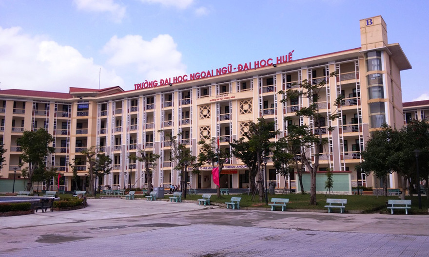 Trường Đại học Ngoại ngữ - Đại học Huế triển khai chính sách “tài khoản học vụ” gây phản ứng trong nhiều sinh viên. 