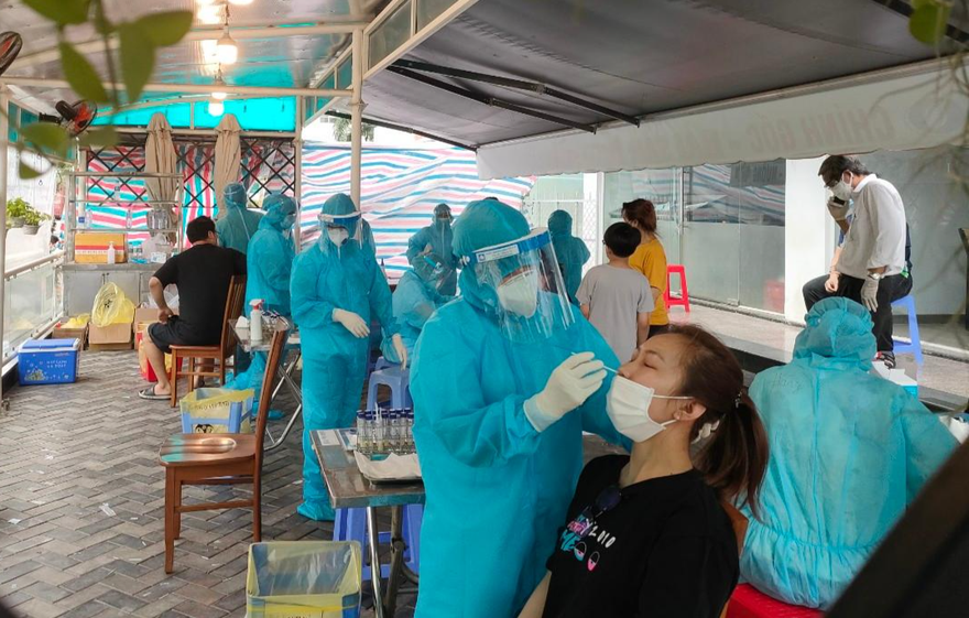 Trong vòng 24h, TPHCM có 61 ca mắc và nghi mắc COVID-19 mới. Ảnh HCDC.