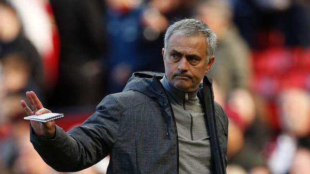 Mourinho ước mình có thể xỏ giày thi đấu trong bối cảnh MU tổn thất lực lượng