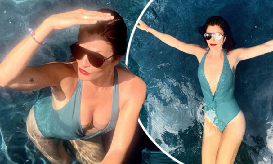 Cựu 'thiên thần nội y' Helena Christensen măc áo tắm đẹp ngỡ ngàng ở tuổi 52