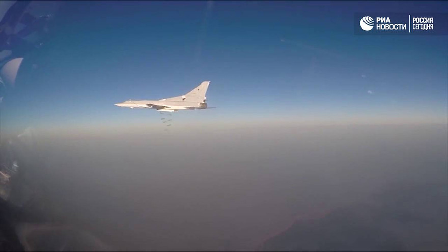 [VIDEO] Tu-22M3 và Su-34 đồng loạt oanh tạc mục tiêu IS