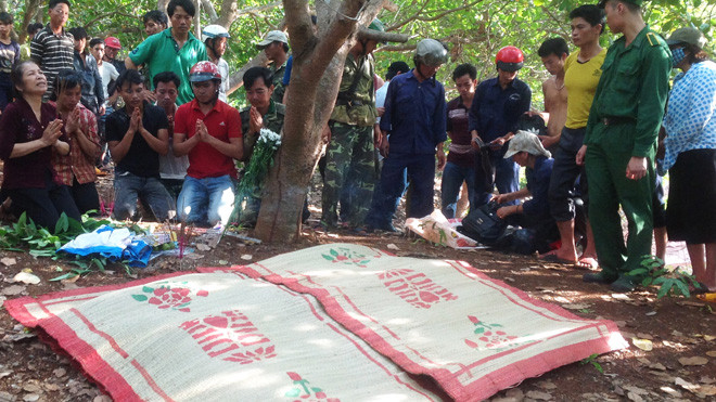 Gia đình khóc thương bốn nữ học sinh xấu số trong vụ đuối nước ngày 29/3