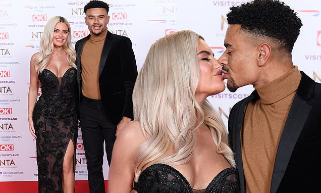 Sao truyền hình Anh quốc váy cúp ngực gợi cảm, tình tứ bạn trai ở sự kiện