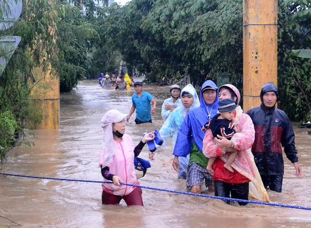 Học sinh mầm non được cứu khỏi lũ an toàn