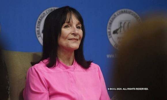 Miss World ra thông báo khẳng định tin bà Julia Morley bị mắc COVID-19 là giả mạo.