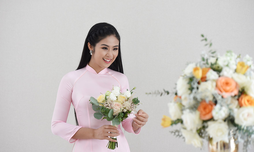 Hoa hậu Ngọc Hân làm phù dâu trong lễ cưới của Hoa hậu Thu Thảo