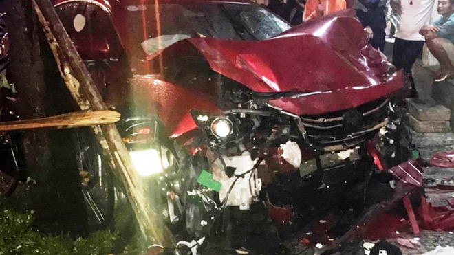 Tài xế đã ra trình diện sau khi lái xe Madaz này gây tai nạn liên hoàn làm hai người chết. Người này là nhân viên ngân hàng.