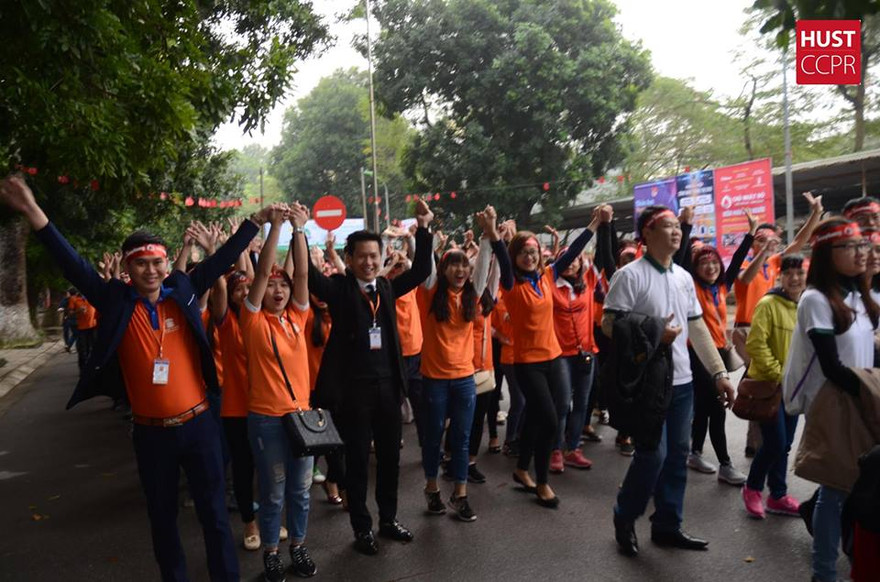 Sinh viên ĐH Bách Khoa Hà Nội tâm sự trước ngày Chủ Nhật Đỏ