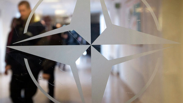 Quan hệ NATO - Nga đang ấm dần lên? Ảnh: AP