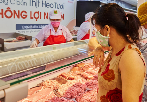 Nghịch lý thức ăn chăn nuôi đội giá, thịt lợn giảm sâu